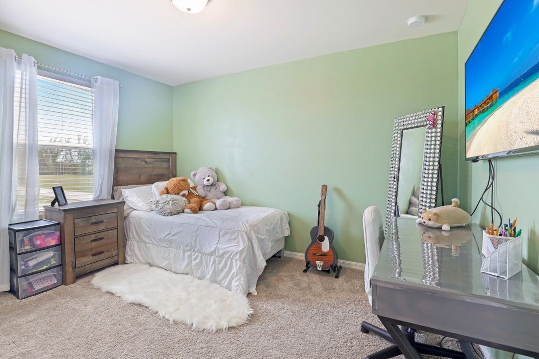 1926 NW 22nd Ave, Cape Coral, FL 33993