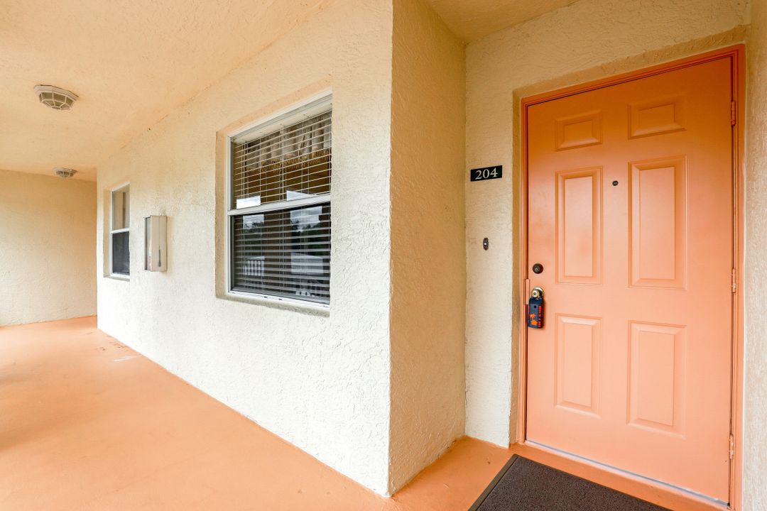 6625 Huntington Lakes Cir #204, Naples, FL 34119