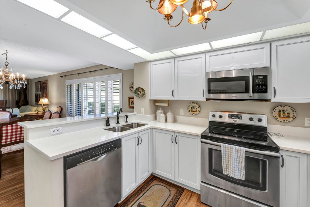 1617 Spoonbill Ln, Naples, FL 34105