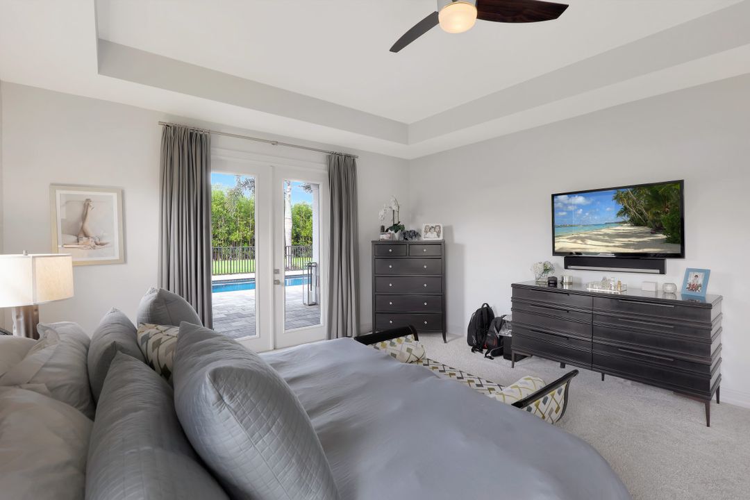 5931 Spanish Oaks Ln, Naples, FL 34119