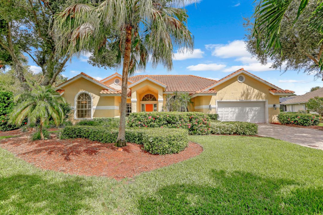 5895 Sonoma Ct, Naples, FL 34119