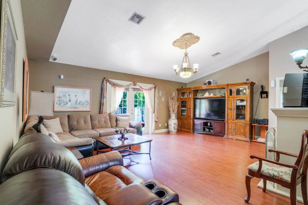 440 37th Ave NE, Naples, FL 34120