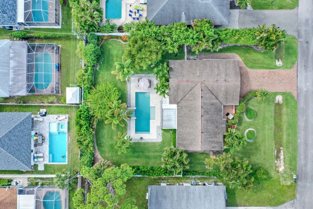 580 105th Ave N, Naples, FL 34108