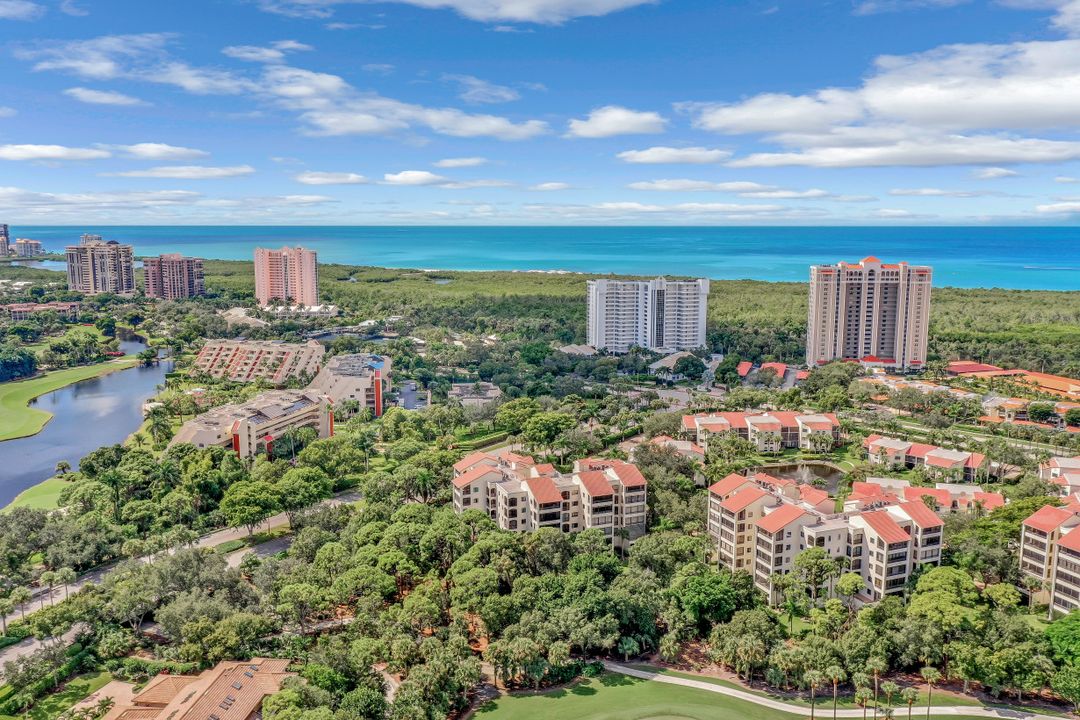 6500 Valen Way #402, Naples, FL 34108