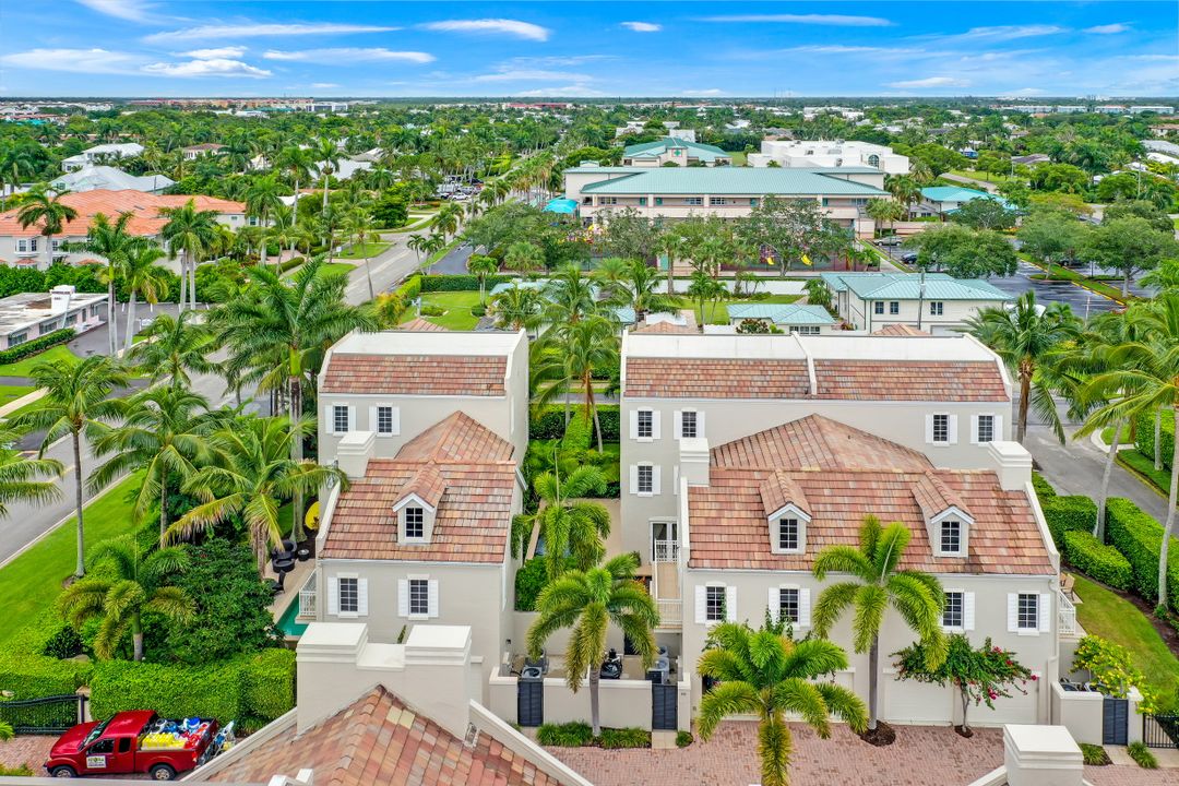 868 4th St S #11, Naples, FL 34102