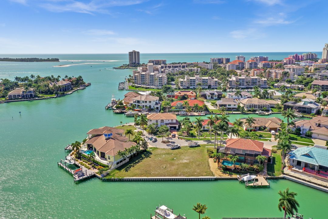1261 Stone Ct, Marco Island, FL 34145