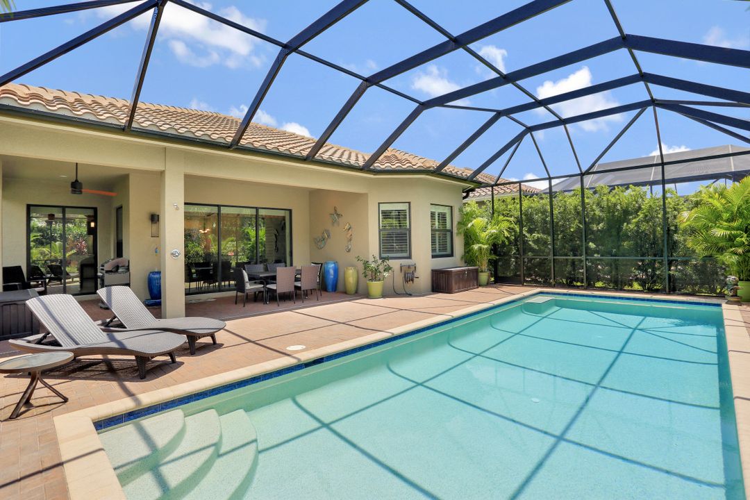 3263 Pacific Dr, Naples, FL 34119