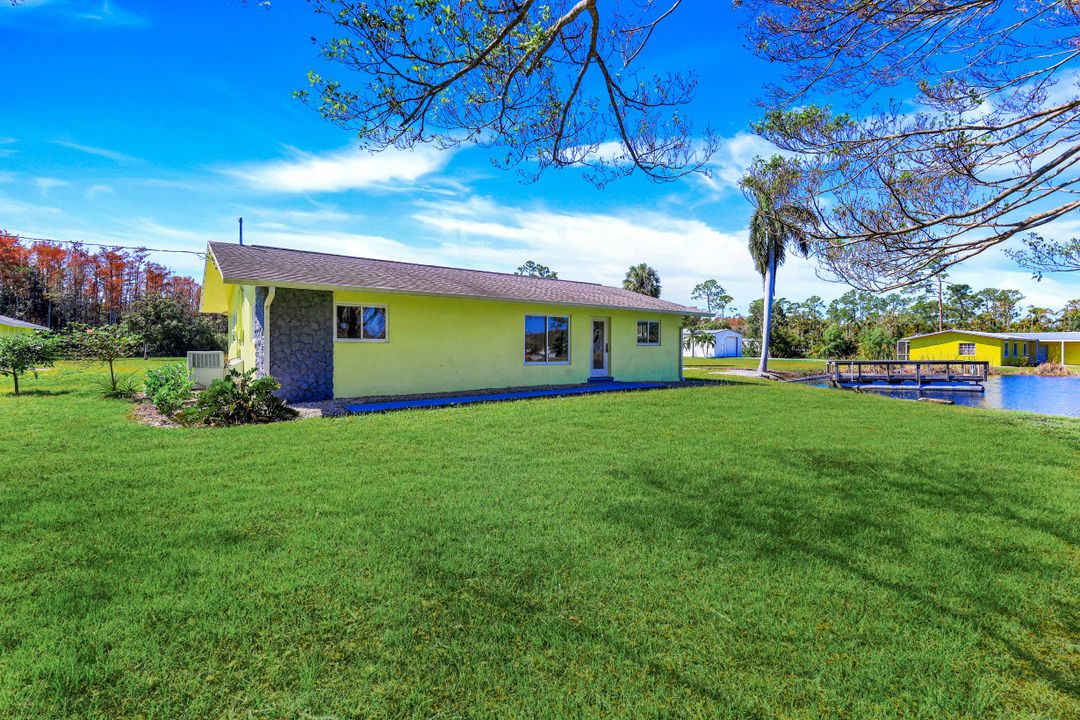 5322 Myrtle Ln, Naples, FL 34113