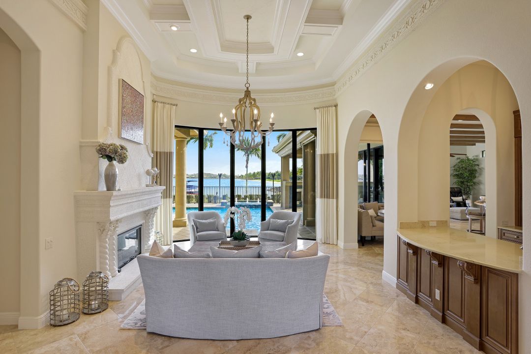 9214 Marble Stone Dr, Naples, FL 34120