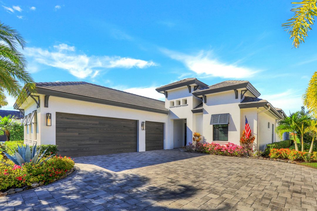 16361 Corsica Way, Naples, FL 34110