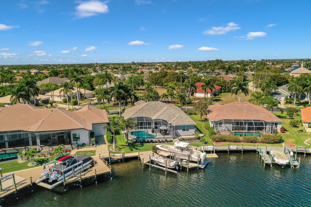 1900 Lagoon Ln, Cape Coral, FL 33914