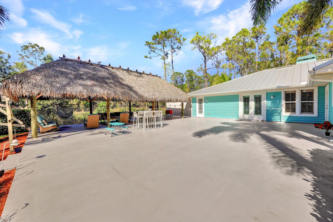 5940 Golden Oaks Ln, Naples, FL 34119