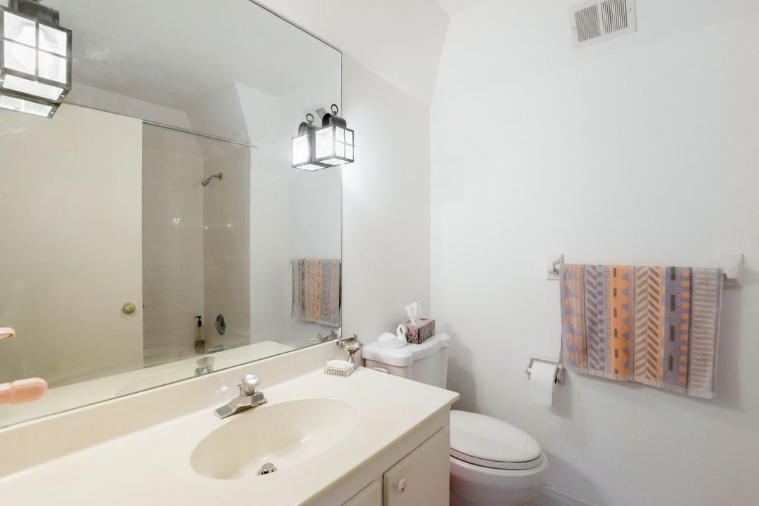 10573 Gulf Shore Dr #304, Naples, FL 34108