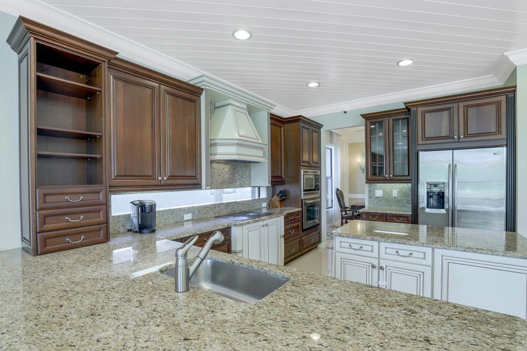 3642 Santaren Ct, Naples, FL 34119