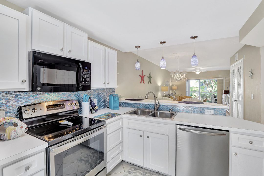 651 W Elkcam Cir #813, Marco Island, FL 34145