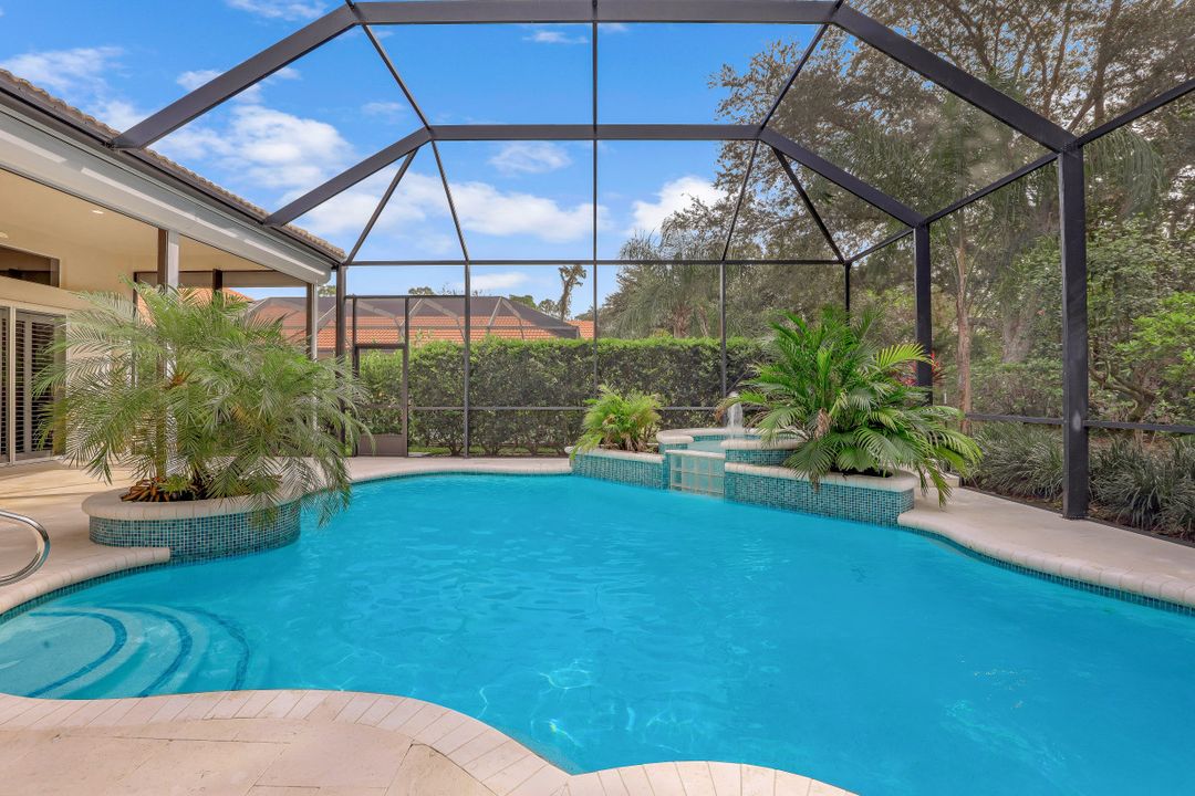 518 Wedgewood Way, Naples, FL 34119