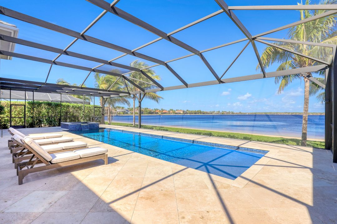 9067 Breakwater Dr, Naples, FL 34120