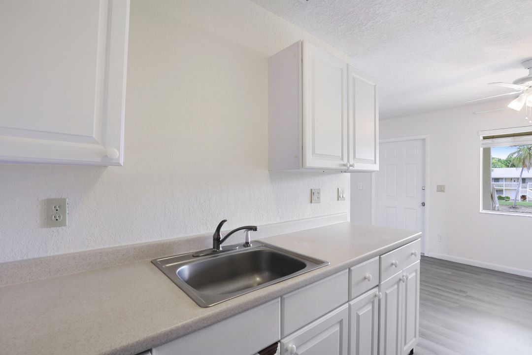 4607 Bayshore Dr #K-6, Naples, FL 34112