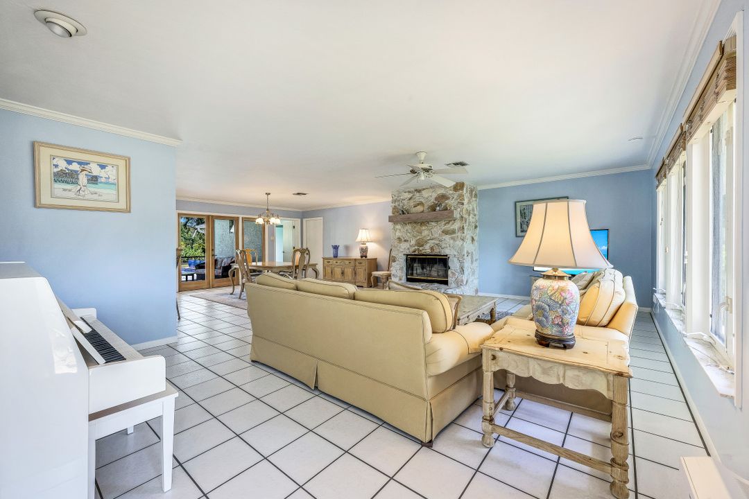 1135 26th Ave N, Naples, FL 34103