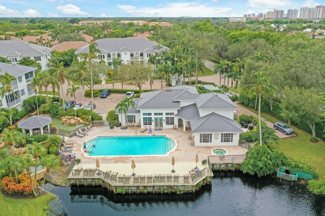 835 Bentwater Cir #103, Naples, FL 34108