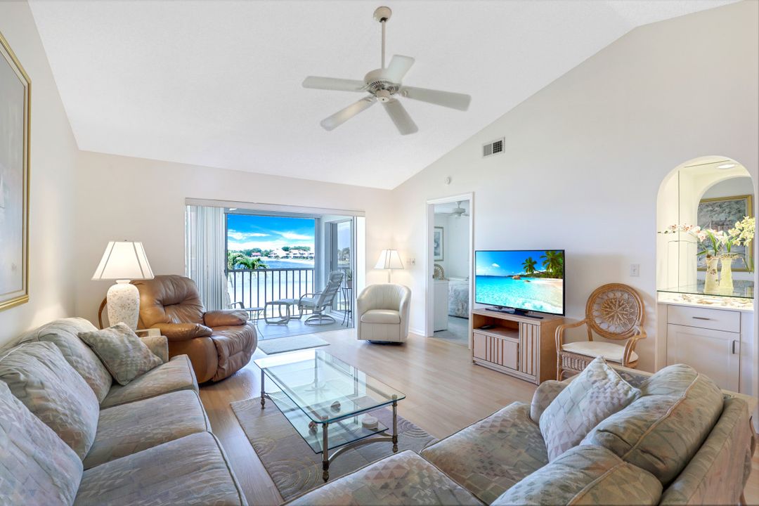 517 Mardel Dr #208, Naples, FL 34104