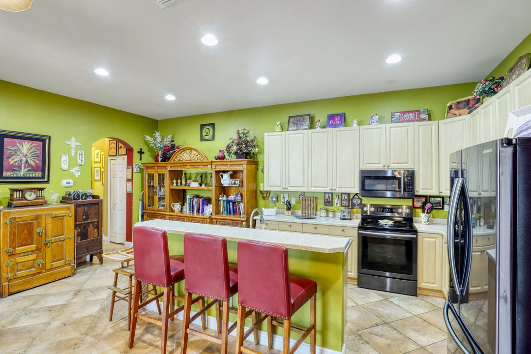 5520 Cheshire Dr, Fort Myers, FL 33912