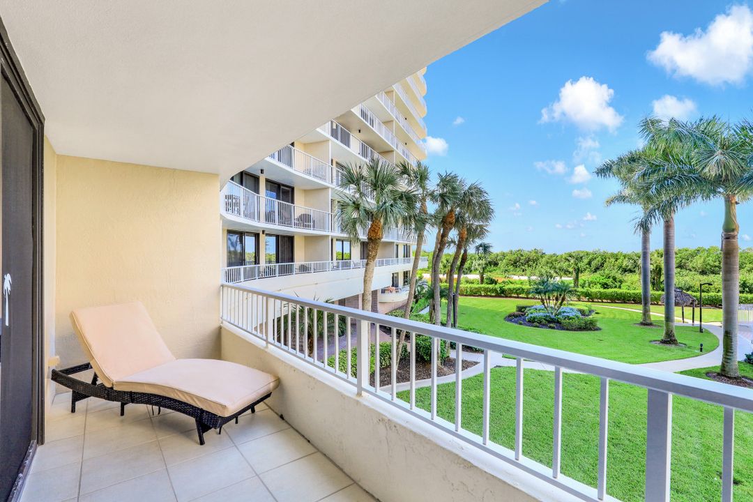380 Seaview Ct #202, Marco Island, FL 34145