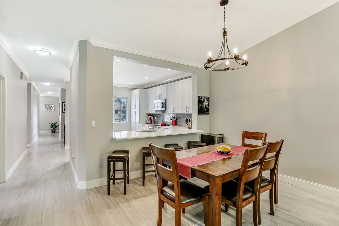 680 Luisa Ln #4, Naples, FL 34104