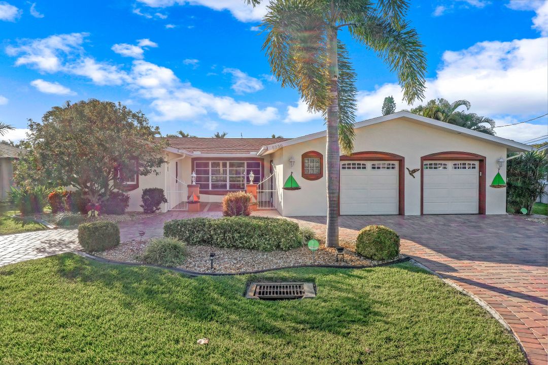 5230 Nautilus Dr, Cape Coral, FL 33904