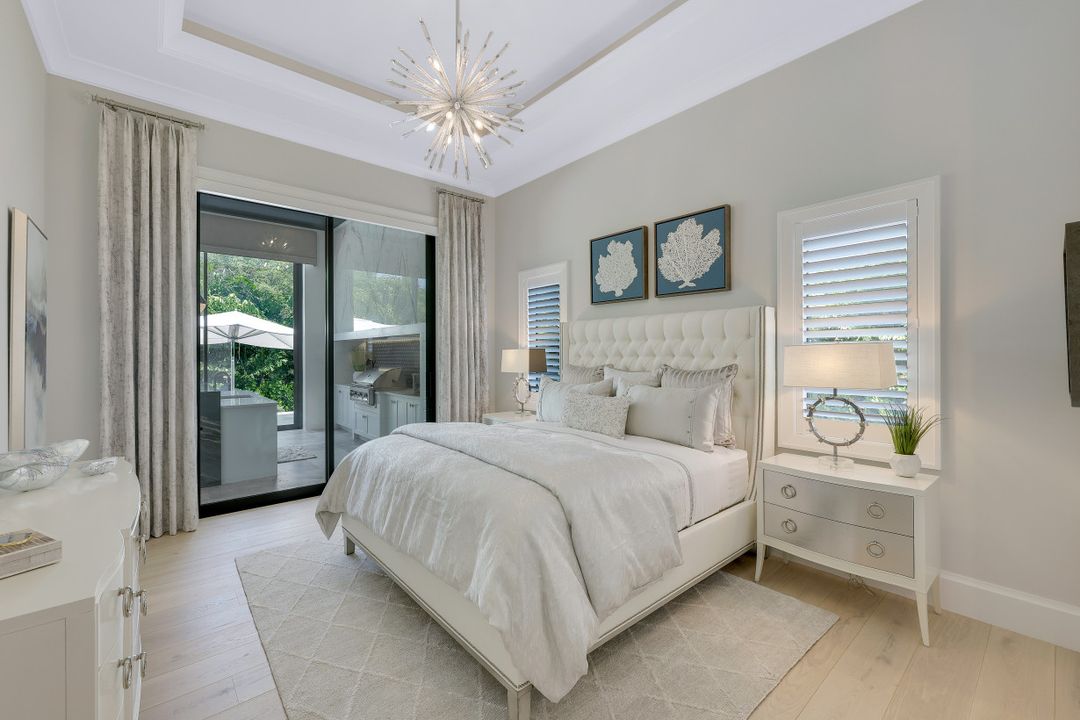 359 Warwick Way, Naples, FL 34110