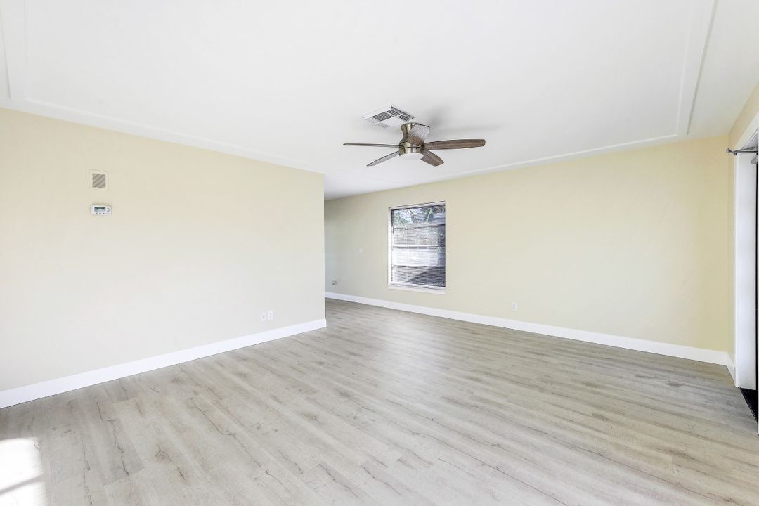 32 Knights Bridge Rd, Naples, FL 34112