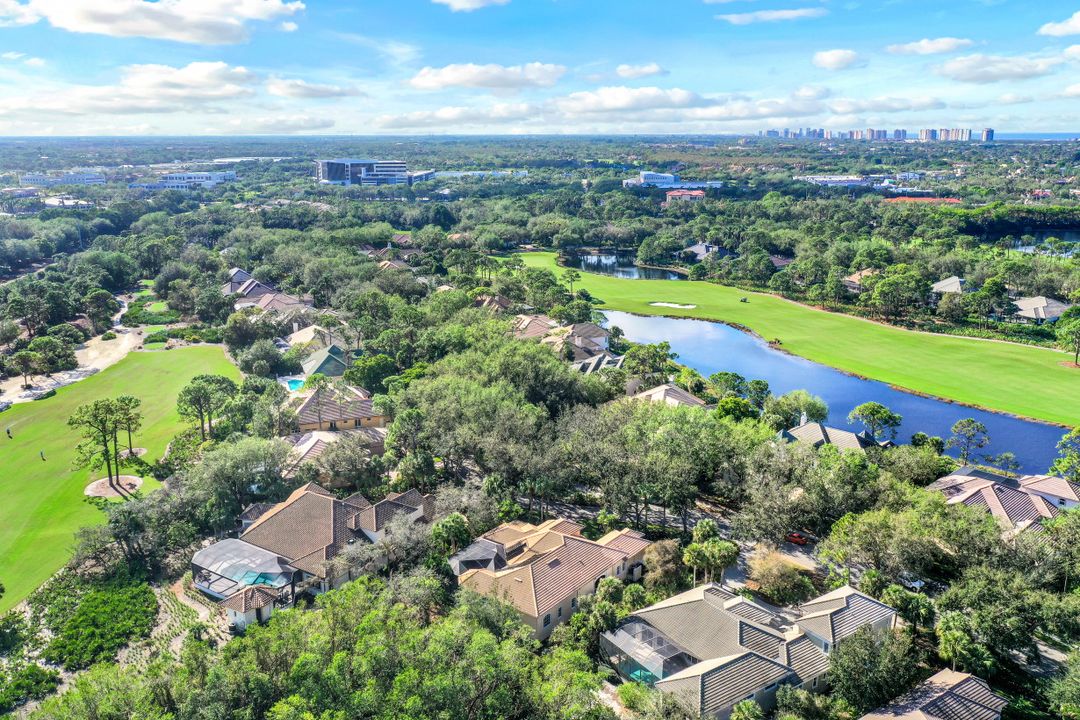 963 Barcarmil Way, Naples, FL 34110