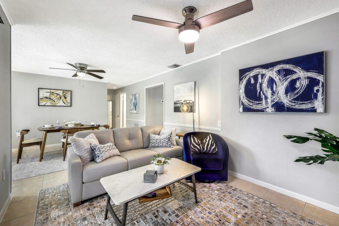 10095 7th St N #2, Naples, FL 34108