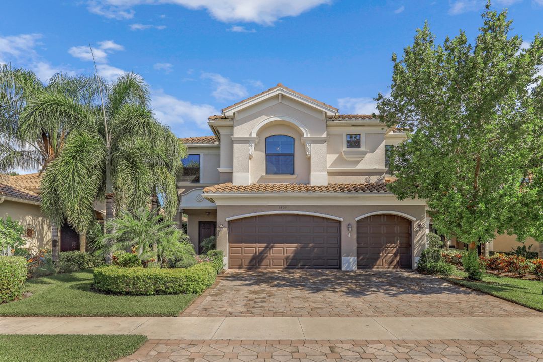 3407 Pacific Dr, Naples, FL 34119