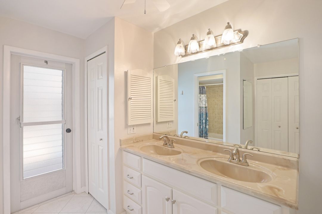 5241 Seagull Ct, Cape Coral, FL 33904