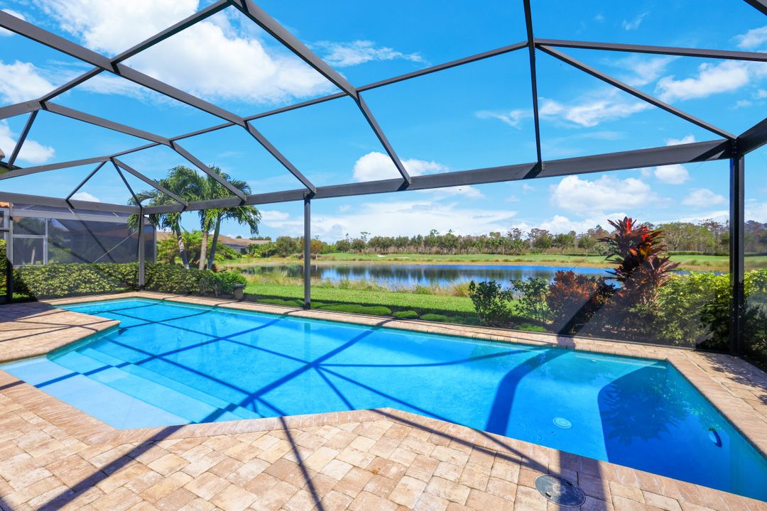 8880 Savona Ct, Naples, FL 34119