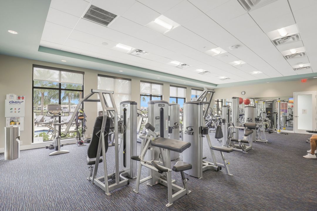 1913 Mustique St, Naples, FL 34120