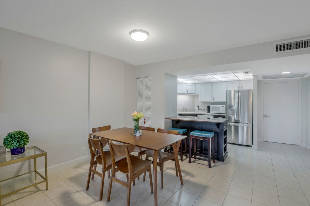 3 Bluebill Ave #206, Naples, FL 34108