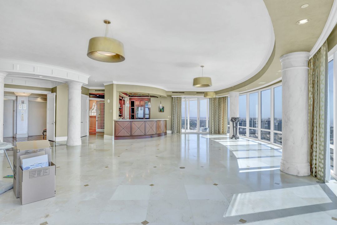 4101 Gulf Shore Blvd N #PH-3, Naples, FL 34103