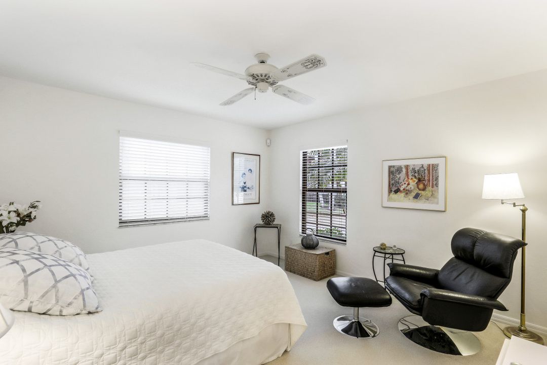 880 8th Ave S #101, Naples, FL 34102