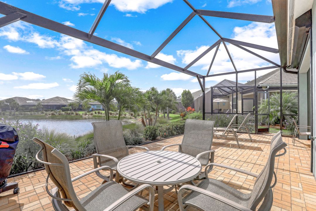 7075 Dominica Dr, Naples, FL 34113