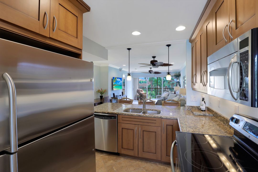 750 W Elkcam Cir #316, Marco Island, FL 34145