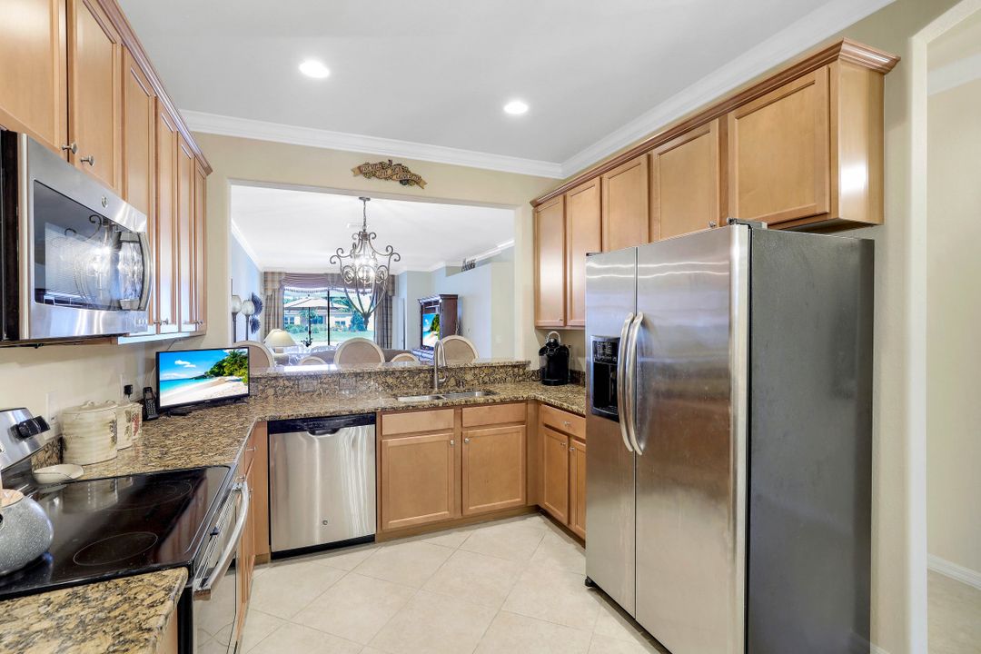 14528 Grapevine Dr, Naples, FL 34114