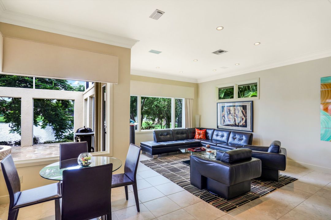 15720 Chatfield Dr, Fort Myers, FL 33908