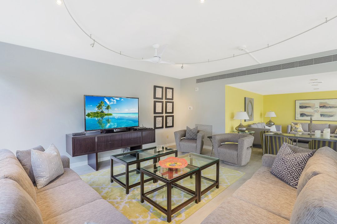 5555 Heron Point Dr #402, Naples, FL 34108