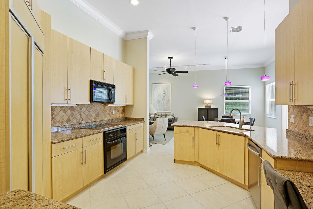 20490 Foxworth Cir, Estero, FL 33928