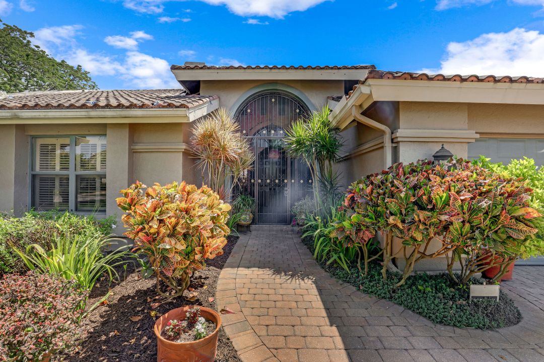 28419 Sombrero Dr, Bonita Springs, FL 34135