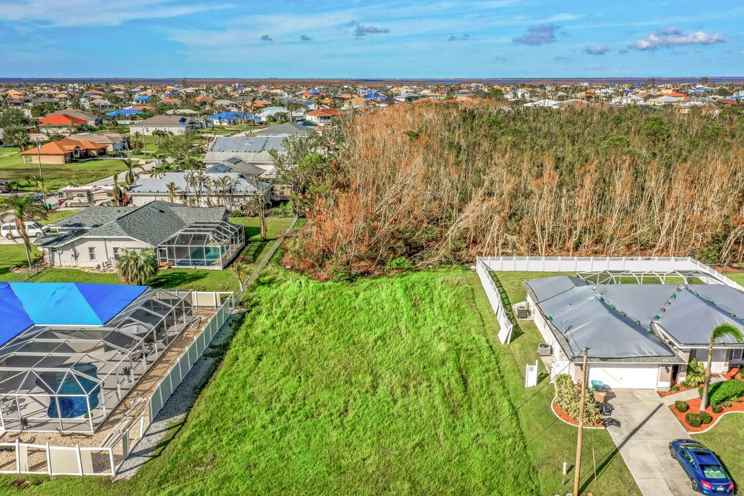 2858 SW 25th Pl, Cape Coral, FL 33914