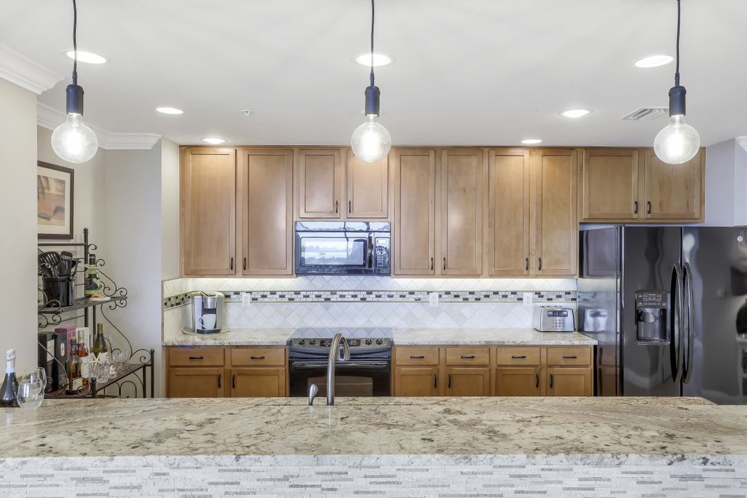 5793 Cape Harbour Dr #819, Cape Coral, FL 33914