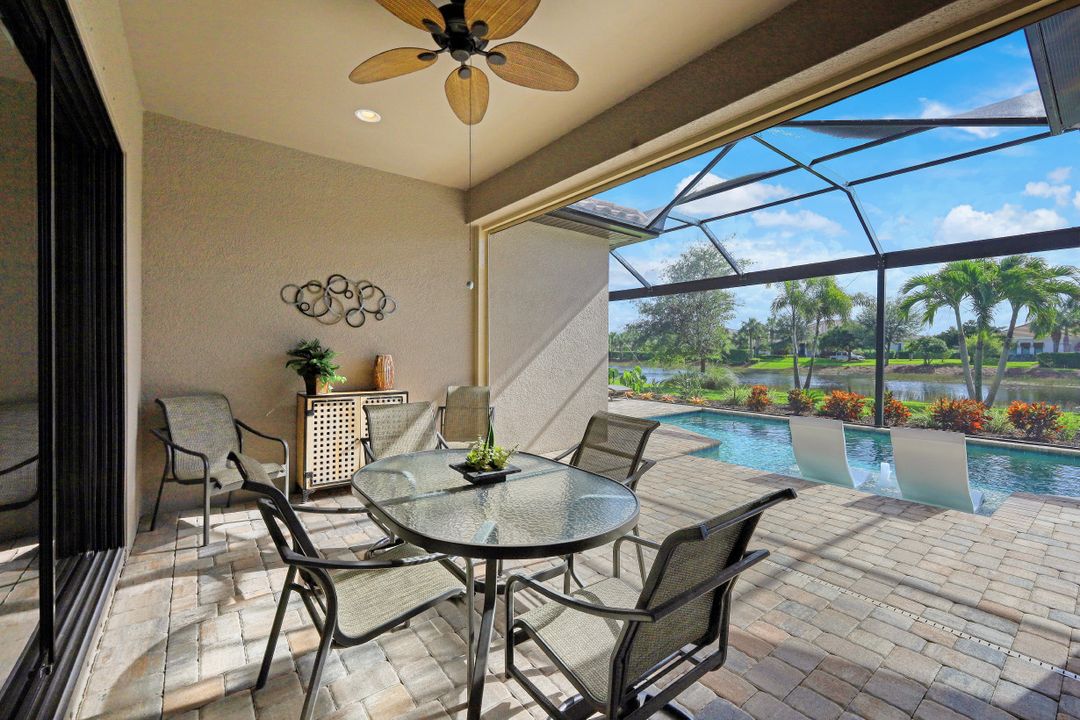 9243 Rialto Ln, Naples, FL 34119